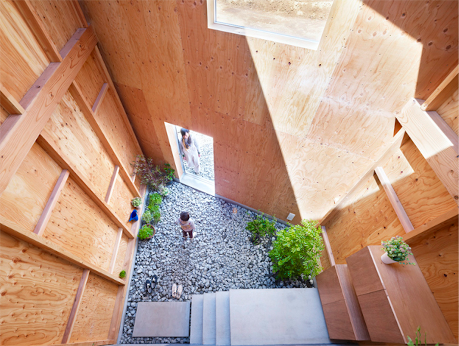 室内庭院的住屋设计:日本「瀬谷の家(house in seya)